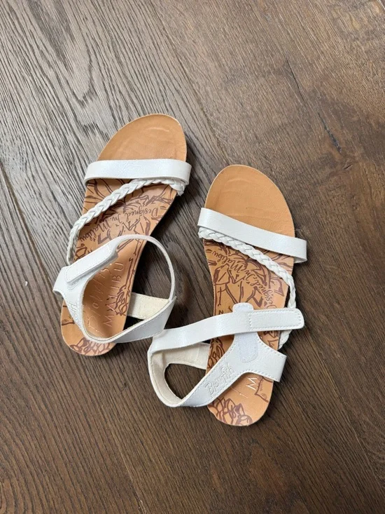 Girls White Braided Strap Sandals with Cushioned Footbed - Picture 2 of 5